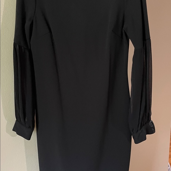 Calvin Klein - Picture 1 of 7